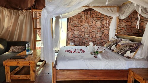 Amanya 1-bed Leopard Family With Mt Kilimanjaro vi - Campsite