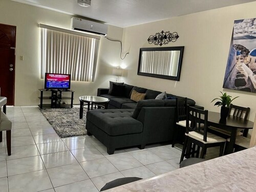 Beautiful 2/bedroom 2/Bathroom condo next to beach 