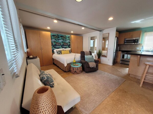 Iron/ironing board, travel cot, free WiFi, bed sheets