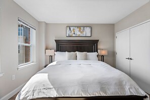 1 chambre, fer et planche à repasser, lit parapluie, Wi-Fi gratuit