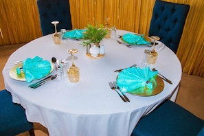 Cabin | Dining