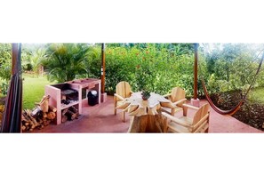 Outdoor dining - Cozy Country House, Relax, Comfort, Nature. (LA FORTUNA, SAN CARLOS)