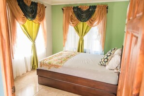 1 bedroom, free WiFi, bed sheets - Cozy Country House, Relax, Comfort, Nature. (LA FORTUNA, SAN CARLOS)