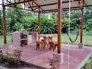 Outdoor dining - Cozy Country House, Relax, Comfort, Nature. (LA FORTUNA, SAN CARLOS)