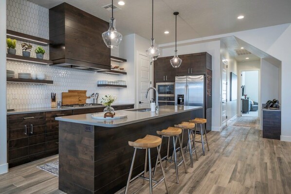 Fridge, microwave, oven, stovetop