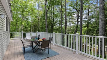 House (River View House) | Exterior