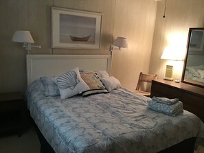 4 bedrooms, iron/ironing board, travel cot, free WiFi