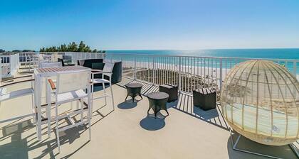 Beachfront 2/2 on Treasure Island, 404W Oceana