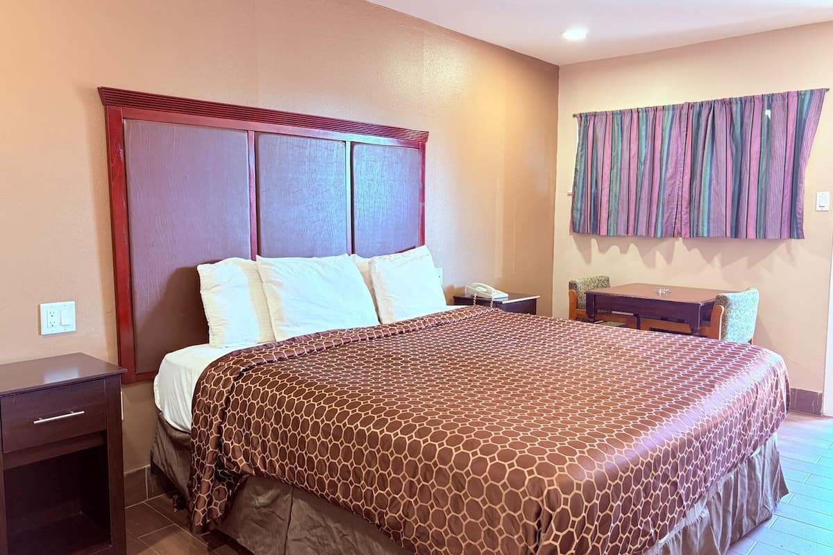 Skrivbord, gratis wi-fi och sängkläder