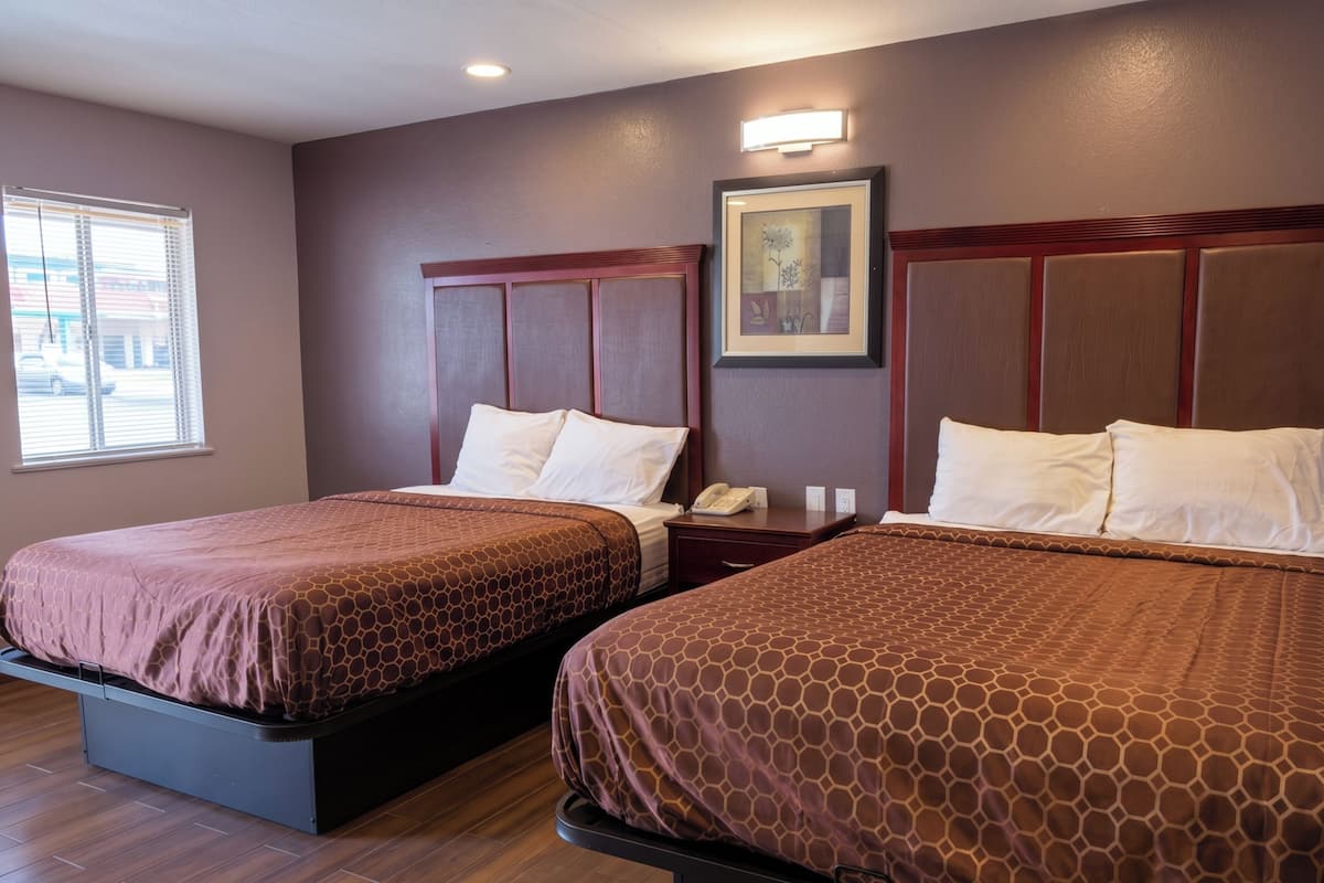 Työpöytä, ilmainen Wi-Fi, vuodevaatteet