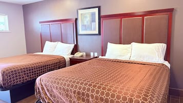 Escritorio, wifi gratis y ropa de cama