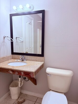 Gratis toalettartiklar och handdukar