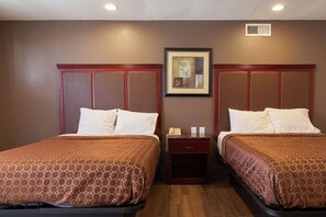 Työpöytä, ilmainen Wi-Fi, vuodevaatteet