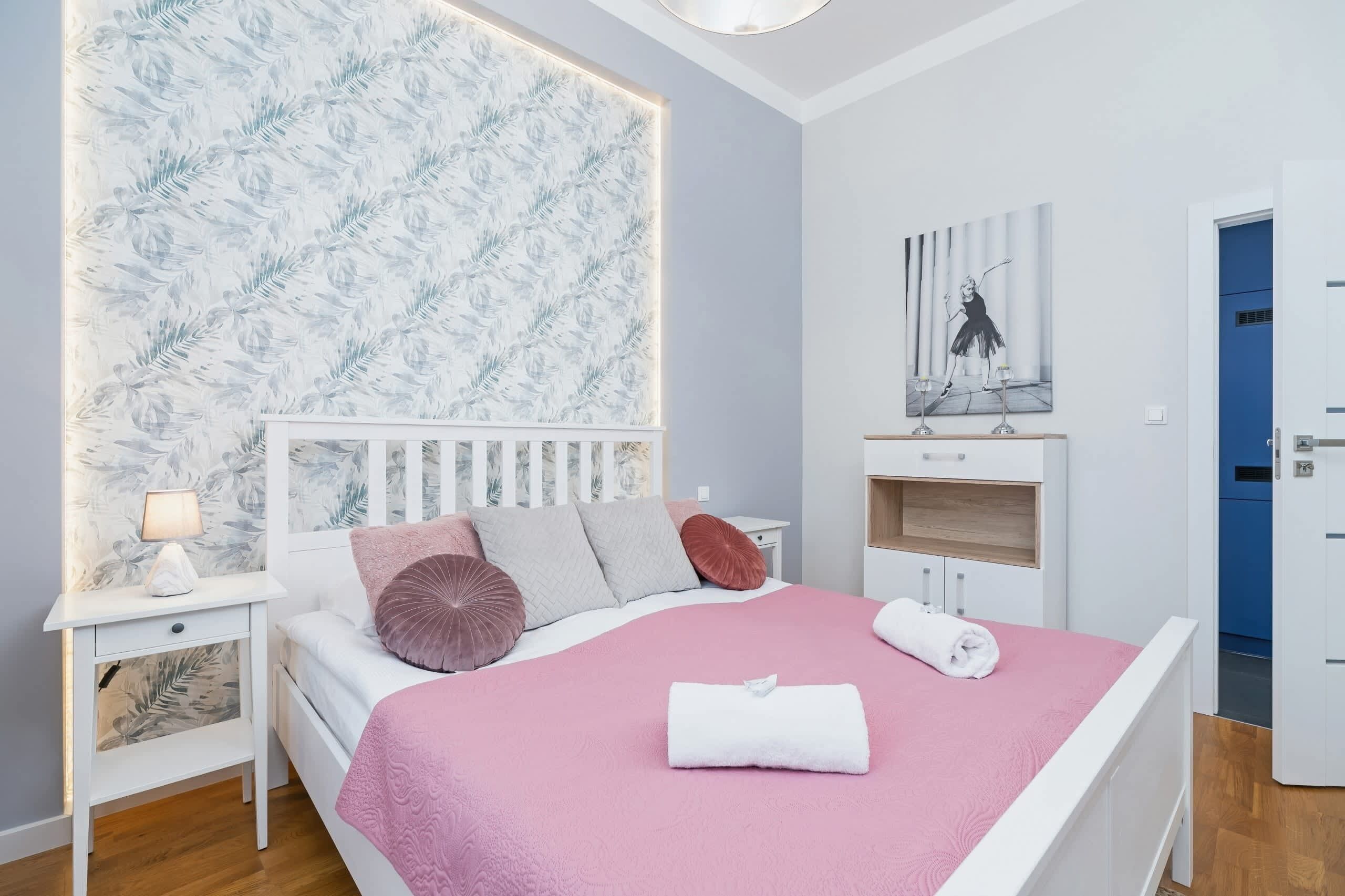 2 多间卧室、熨斗/熨衣板、WiFi、床单