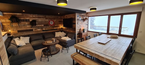 St Gervais les Bains, on the heights, magnificent view, apartment sleeps 12