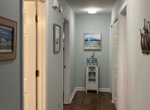 Interior - Charming Soundside Home including Golf Cart, Kayaks, Bikes & Linens-Emerald Isle (Emerald Isle)