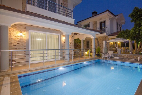 プール | 屋外プール