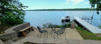 Renovated Lake Home Sunset Oasis close to downtown on Big Stone
