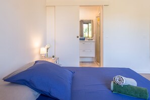 3 bedrooms, iron/ironing board, travel crib, free WiFi - Lovely, quiet house in the countryside close to many beaches (Serra-di-Ferro)