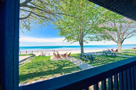 Outdoor dining. Cottage 3: Beachfront Cottage Escape