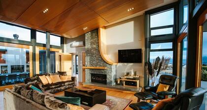 Mt Gold Retreat | Spa pool | Tennis Court | 4 bed