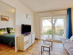 1 bedroom, iron/ironing board, Internet