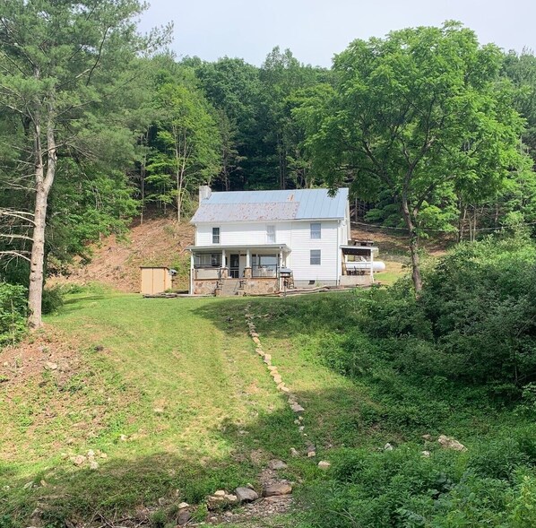 المنشأة من الخارج