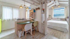 Basic Room, 1 Bedroom (An-nyeong,Moolpurae-Namoo 2F) | 1 bedroom, free WiFi - Namhae Dalbit 2gram (Namhae)