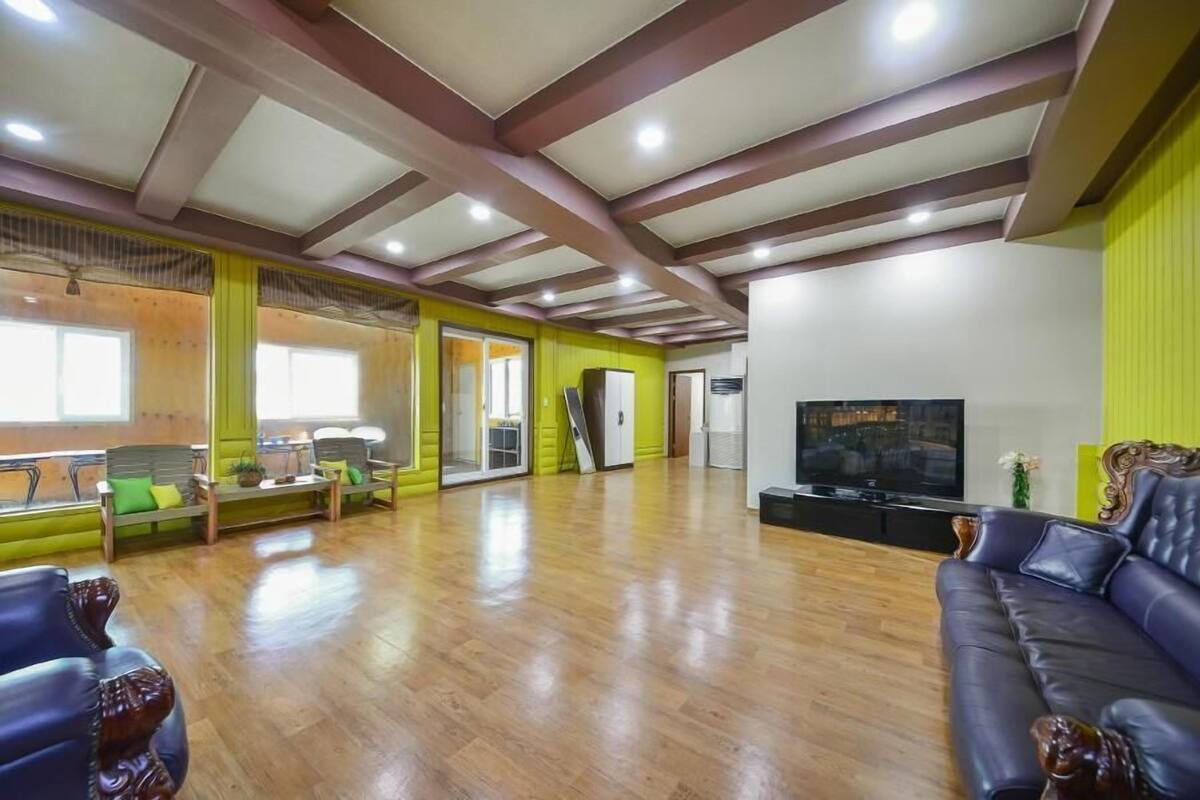 Basic Room, 3 Bedrooms (Daisy ( F1 )) | 1 bedroom, free WiFi, bed sheets