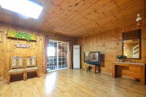 Habitación básica, 2 habitaciones (Jasmine ( F2 )) | 1 habitación, wifi gratis y ropa de cama 