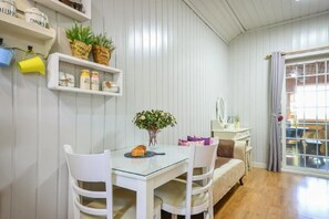 Habitación básica, 1 habitación (Lavender ( F2 )) | 1 habitación, wifi gratis y ropa de cama 