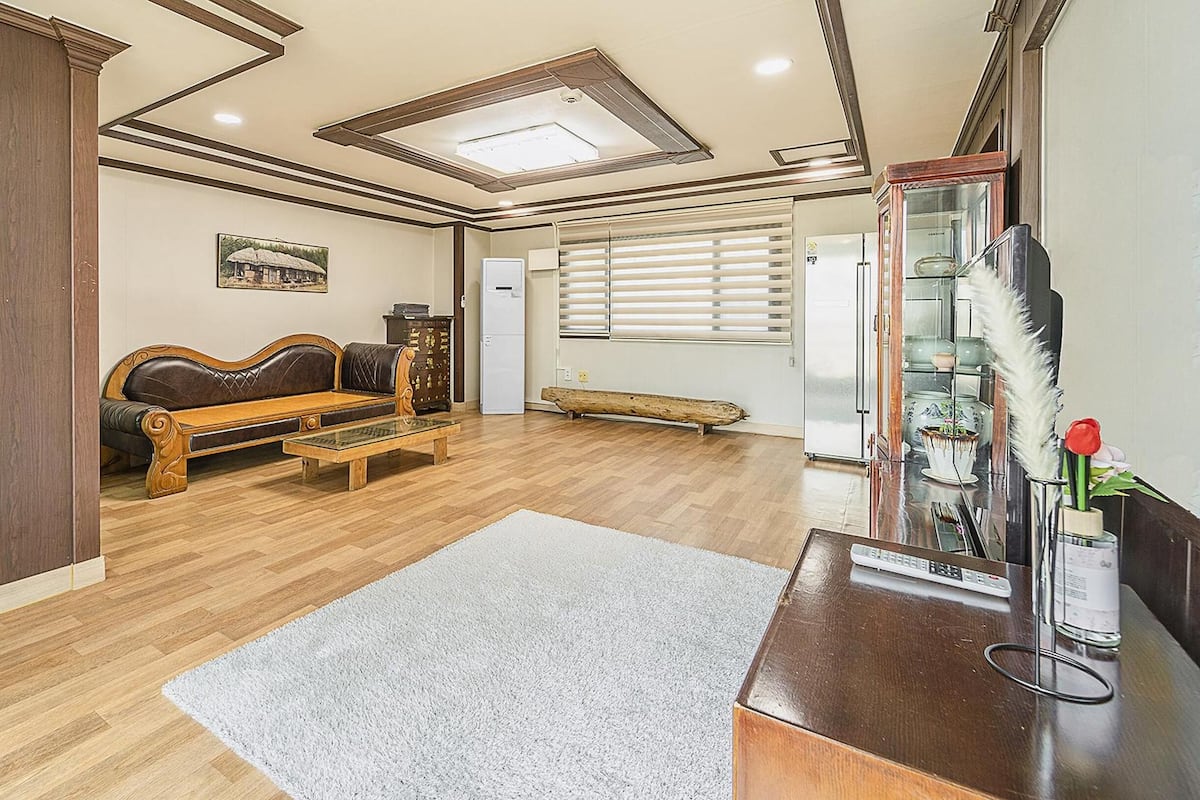 Basic Room, 1 Bedroom (Ligthyellow) | 1 bilik tidur, Wi-fi percuma