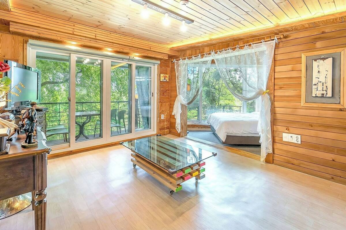 Basic Room, 1 Bedroom (Guleumsanchaeg) | 1 bedroom, free WiFi