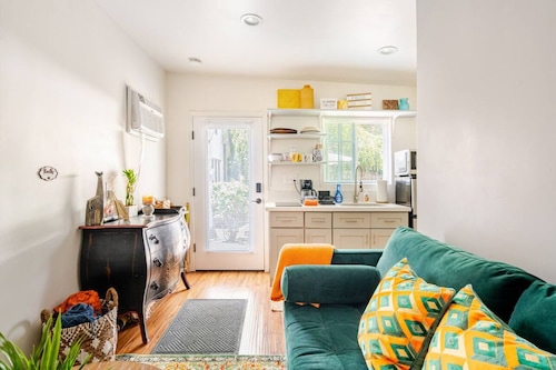 Cozy City Mountain Hide Away!