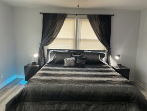 2 makuuhuonetta, silitysrauta/-lauta, Wi-Fi, vuodevaatteet