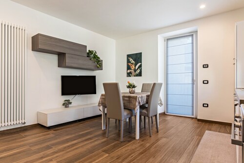 Modern Apartment "Villa Vacanze Renetta" with Mountain View & Balcony
