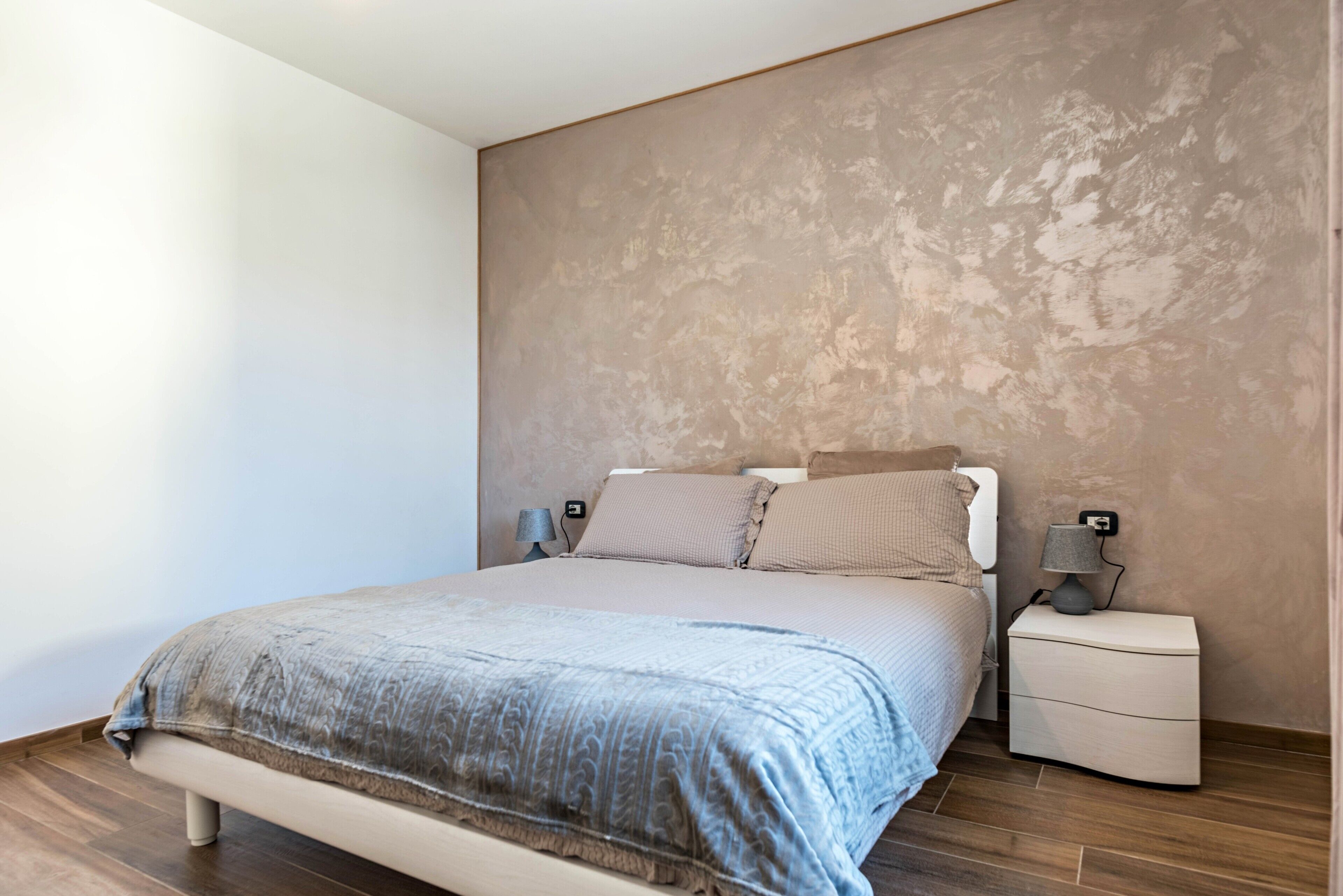 1 室のベッドルーム、アイロン / アイロン台、WiFi (無料)、ベッドシーツ