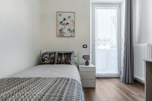 2 chambres, fer et planche à repasser, Wi-Fi gratuit, draps fournis