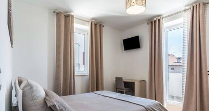 Apartment "Villa Vacanze Pink Lady" with Mountain View, Private Terrace & Shared Garden