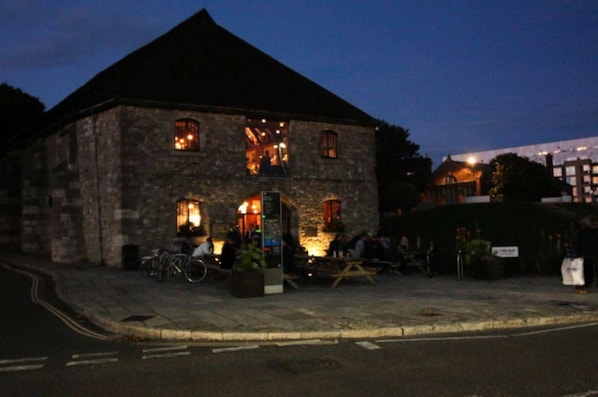 Apartment | 2 bedrooms, WiFi