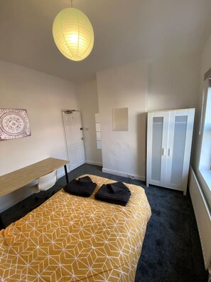 House - Stayzo House Accommodation- Coventry Free Parking (Coventry)