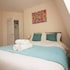 Stayzo Castle Penthouse 16- A Clean Fresh Modern Apartment With Free Wi-fi