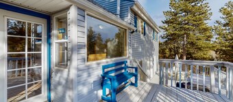 Three-story, dog-friendly house with WiFi & private W/D