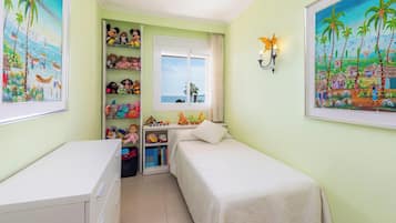 3 makuuhuonetta, silitysrauta/-lauta, ilmainen Wi-Fi, vuodevaatteet