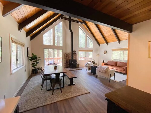 The Sugar Pine Chalet
