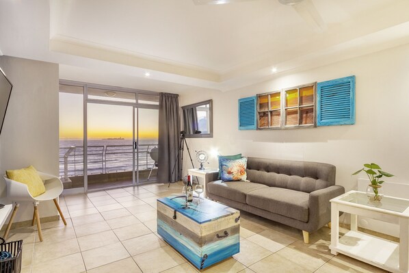 Appartement (2 Bedrooms) | Woonruimte | Flatscreentelevisie