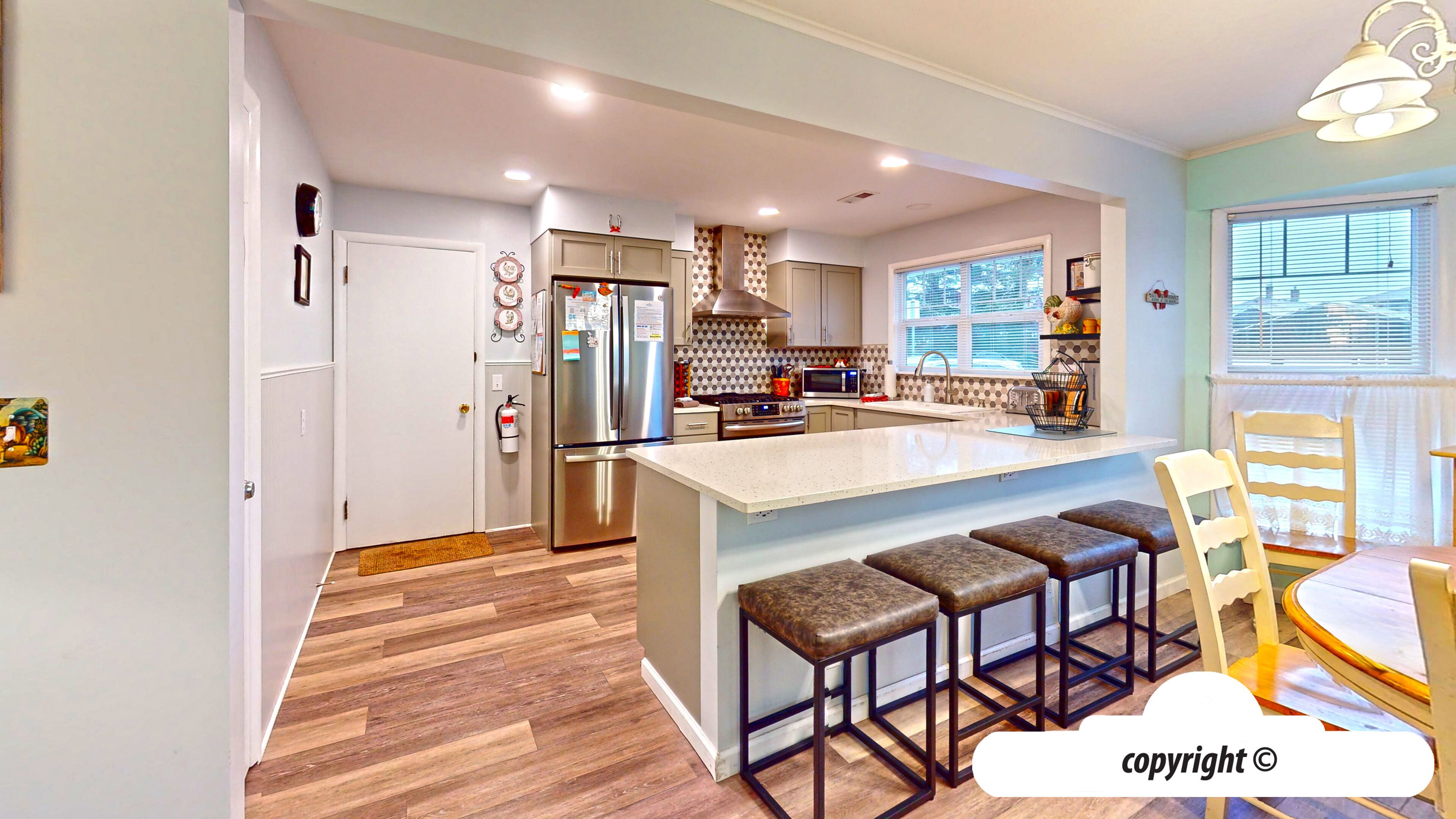 ثلاجة، ميكروويف، فرن، موقد طهي مسطح