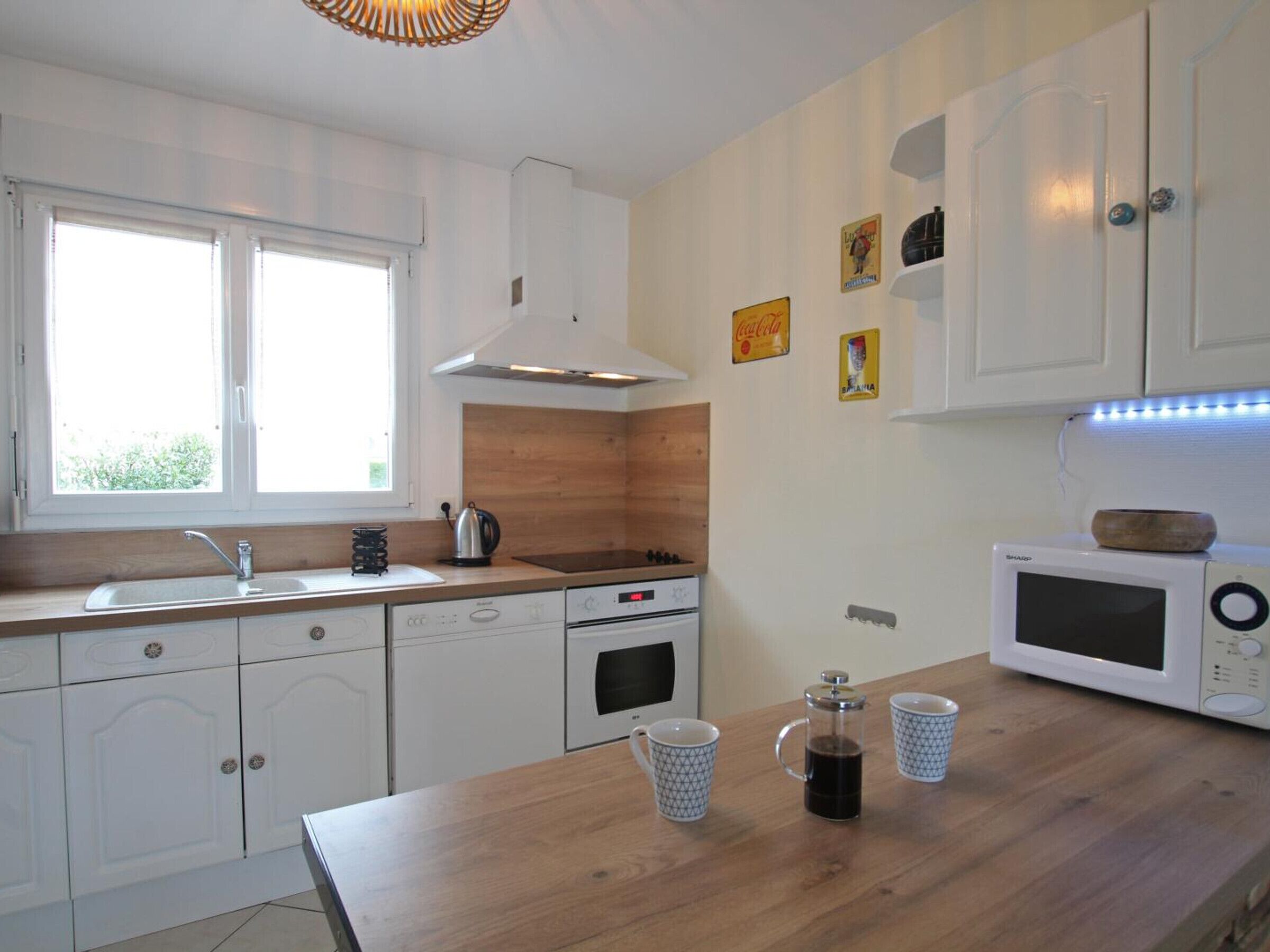 Réfrigérateur, micro-ondes, lave-vaisselle