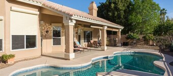 Spacious golf course house, pool heater, spa