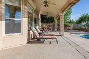 Outdoor dining - Spacious golf course house, pool heater, spa (Goodyear)